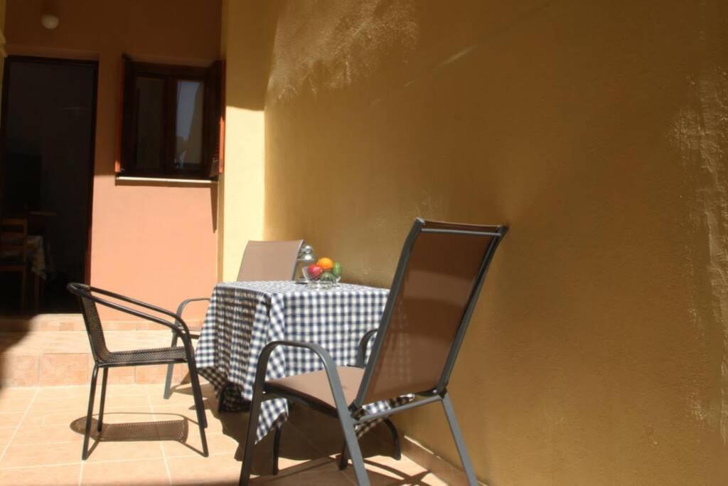 Daphne'S House Families Only Chrissi Akti Chania Exterior foto